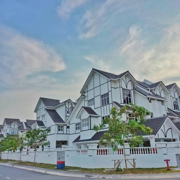 3 Storey Swimming Pool&Projector House Setia Alam Shah Alam Kültér fotó